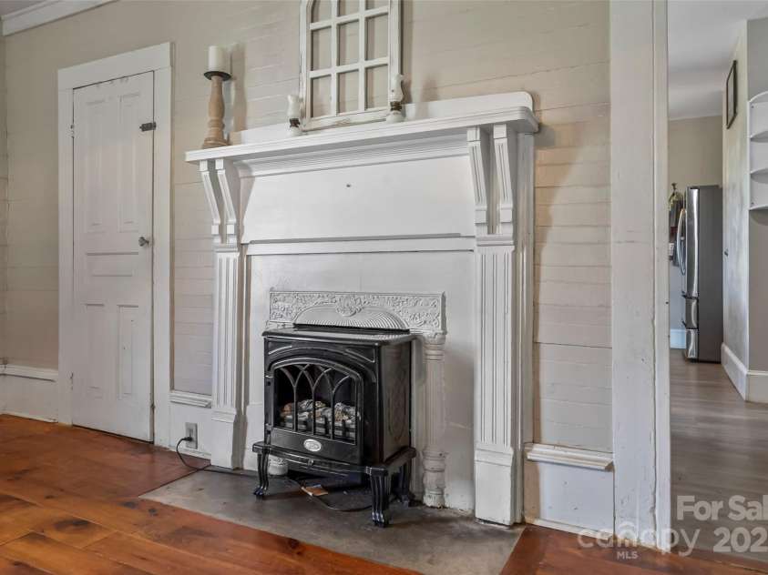 202 Central Avenue, Catawba, NC 28609.  MLS# CAR4277825, YatesRealty ID 26737. 