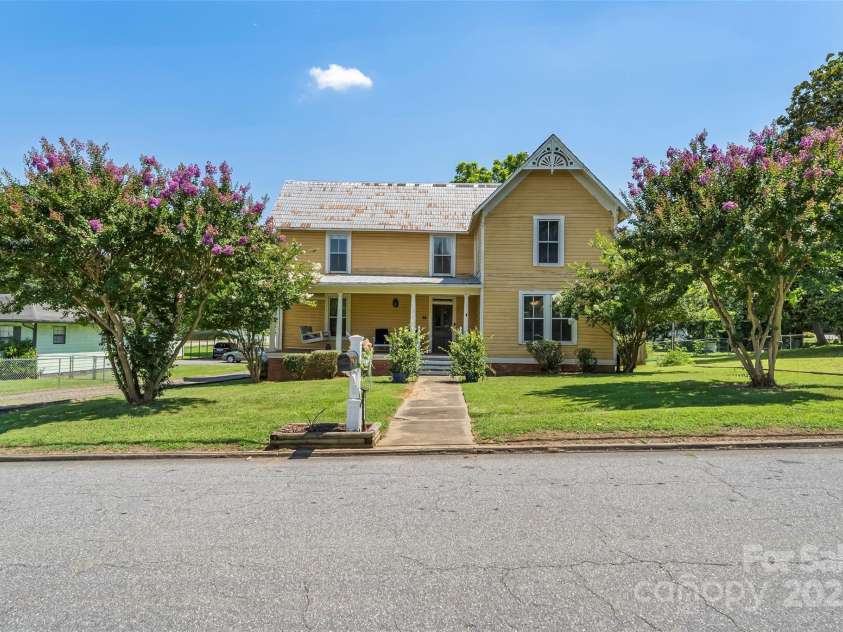 202 Central Avenue, Catawba, NC 28609.  MLS# CAR4277825, YatesRealty ID 26737. 