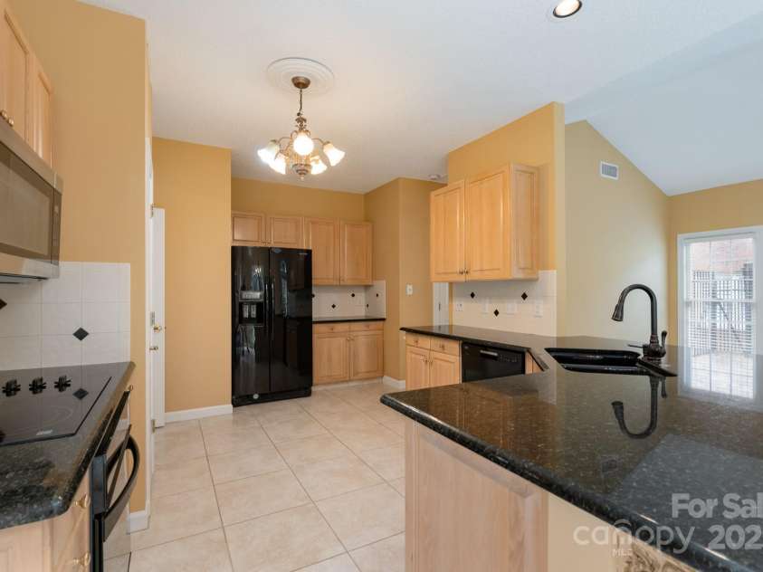 10511 Pullengreen Drive, Charlotte, NC 28277.  MLS# CAR4278829, YatesRealty ID 26738. 