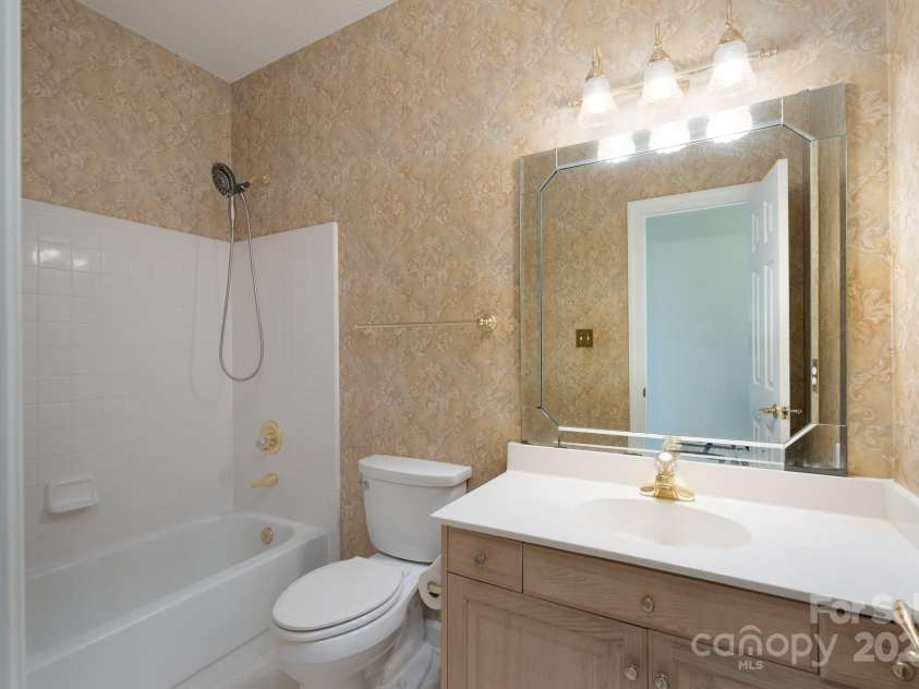 10511 Pullengreen Drive, Charlotte, NC 28277.  MLS# CAR4278829, YatesRealty ID 26738. 