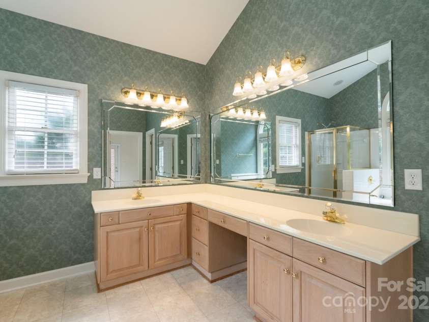 10511 Pullengreen Drive, Charlotte, NC 28277.  MLS# CAR4278829, YatesRealty ID 26738. 