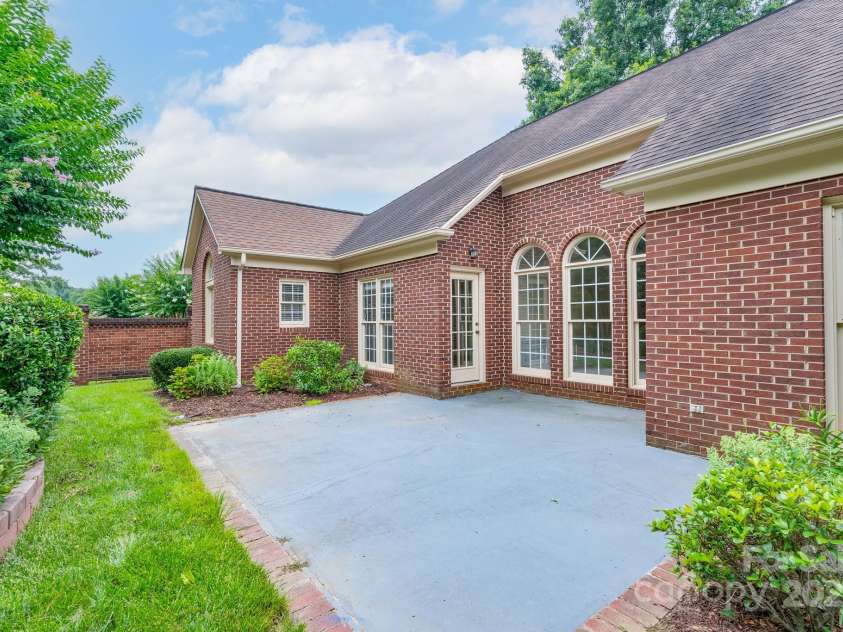 10511 Pullengreen Drive, Charlotte, NC 28277.  MLS# CAR4278829, YatesRealty ID 26738. 