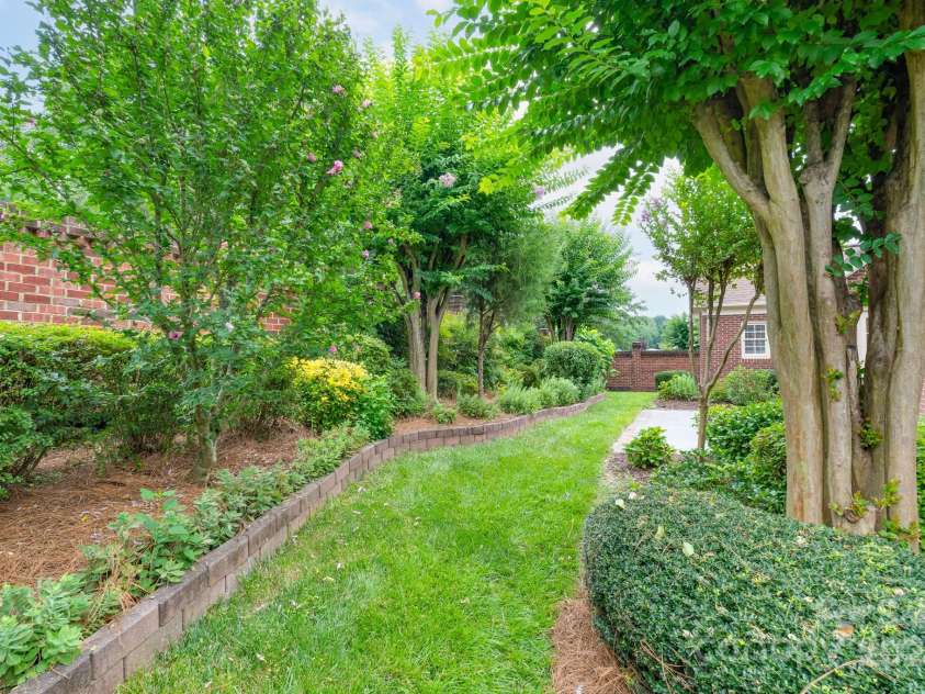 10511 Pullengreen Drive, Charlotte, NC 28277.  MLS# CAR4278829, YatesRealty ID 26738. 