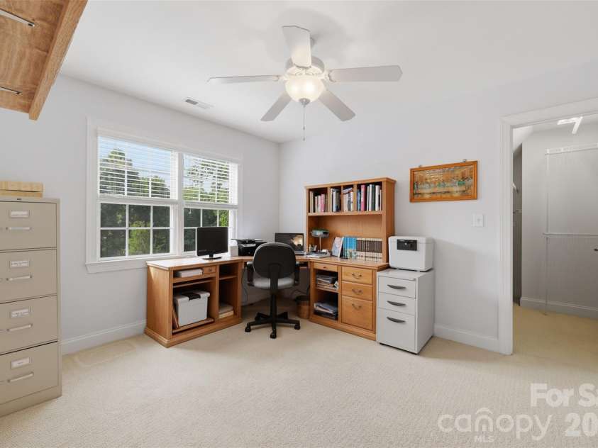 1197 Waterford Drive, Hickory, NC 28602.  MLS# CAR4386595, YatesRealty ID 26738. 