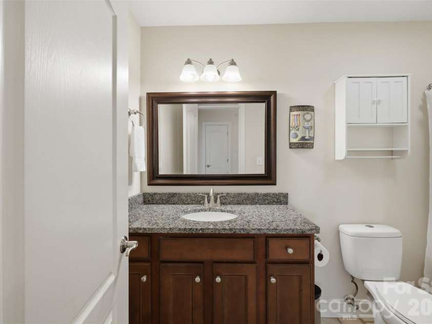1197 Waterford Drive, Hickory, NC 28602.  MLS# CAR4386595, YatesRealty ID 26738. 