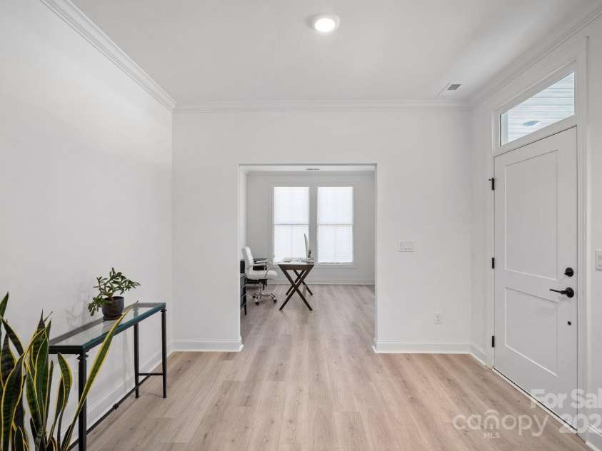 218 Alenda Lux Circle, Mooresville, NC 28115.  MLS# CAR4235396, YatesRealty ID 26739. FOYER LOOKING INTO THE OFFICE ON THE MAIN LEVEL