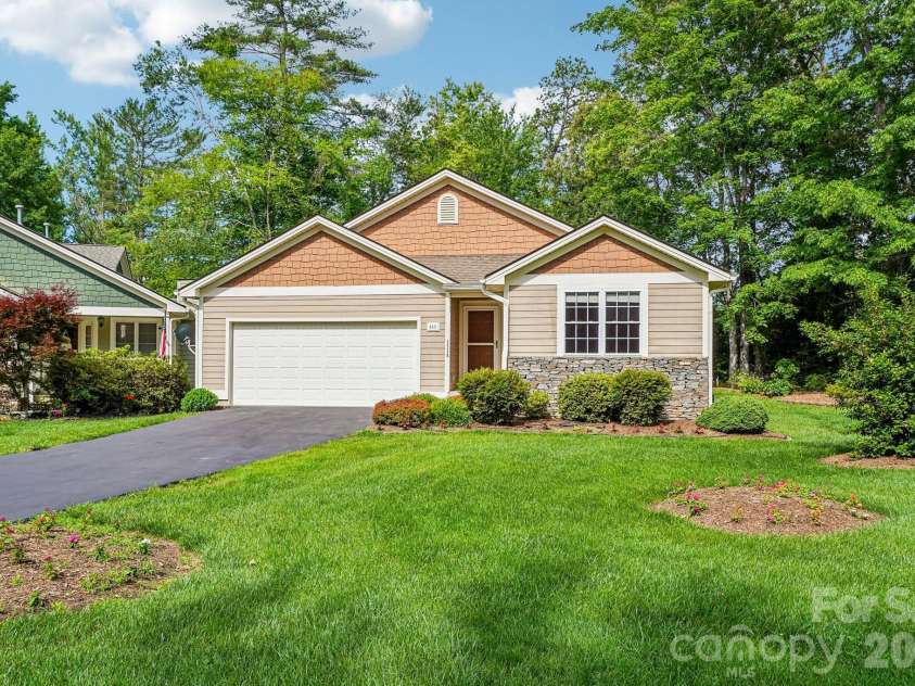 263 Fairway View Drive, Etowah, NC 28729.  MLS# CAR4387888, YatesRealty ID 26739. 