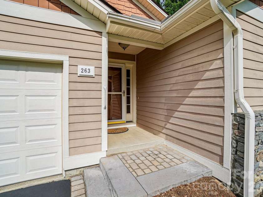 263 Fairway View Drive, Etowah, NC 28729.  MLS# CAR4387888, YatesRealty ID 26739. 