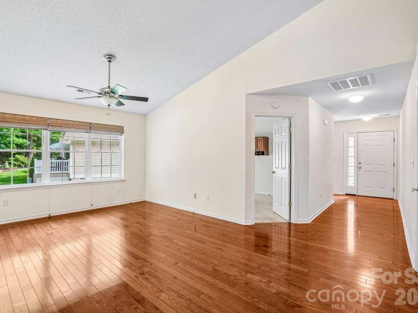 263 Fairway View Drive, Etowah, NC 28729.  MLS# CAR4387888, YatesRealty ID 26739. 