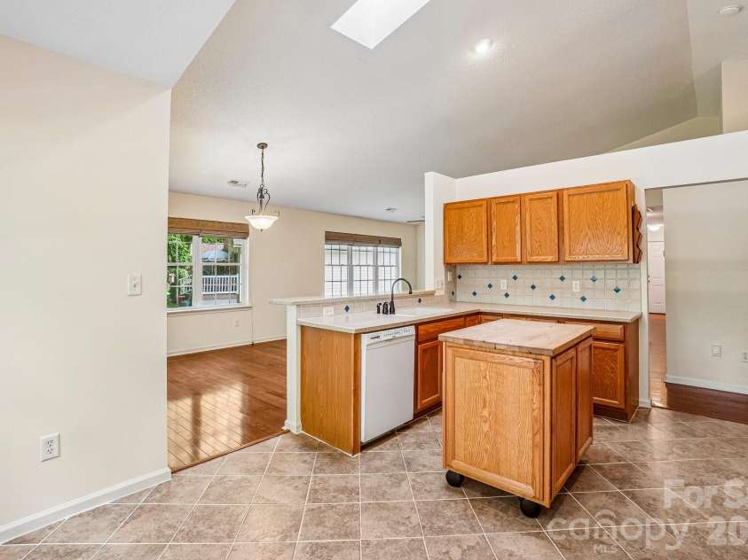263 Fairway View Drive, Etowah, NC 28729.  MLS# CAR4387888, YatesRealty ID 26739. 