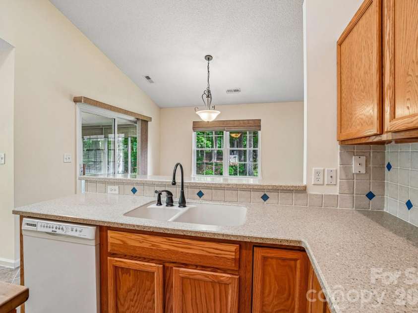 263 Fairway View Drive, Etowah, NC 28729.  MLS# CAR4387888, YatesRealty ID 26739. 