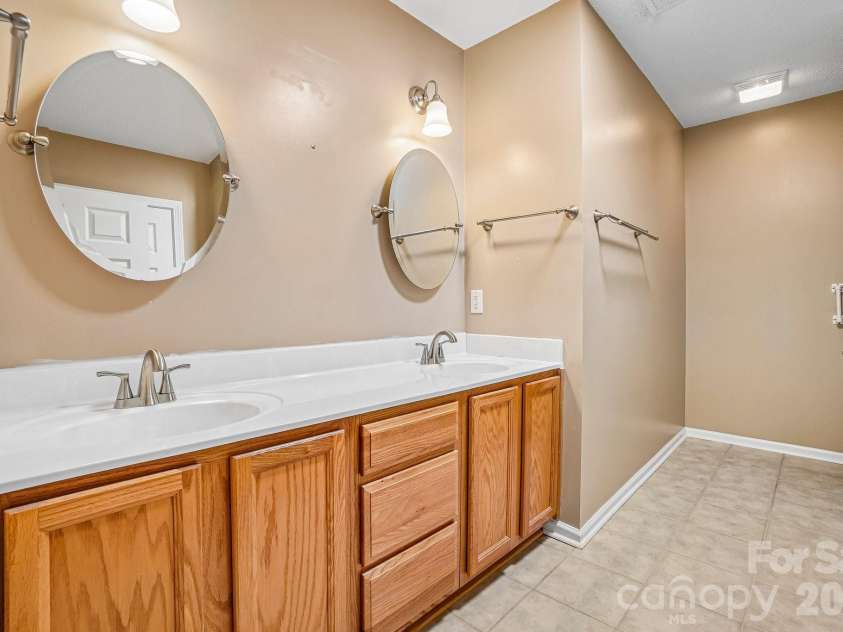 263 Fairway View Drive, Etowah, NC 28729.  MLS# CAR4387888, YatesRealty ID 26739. 