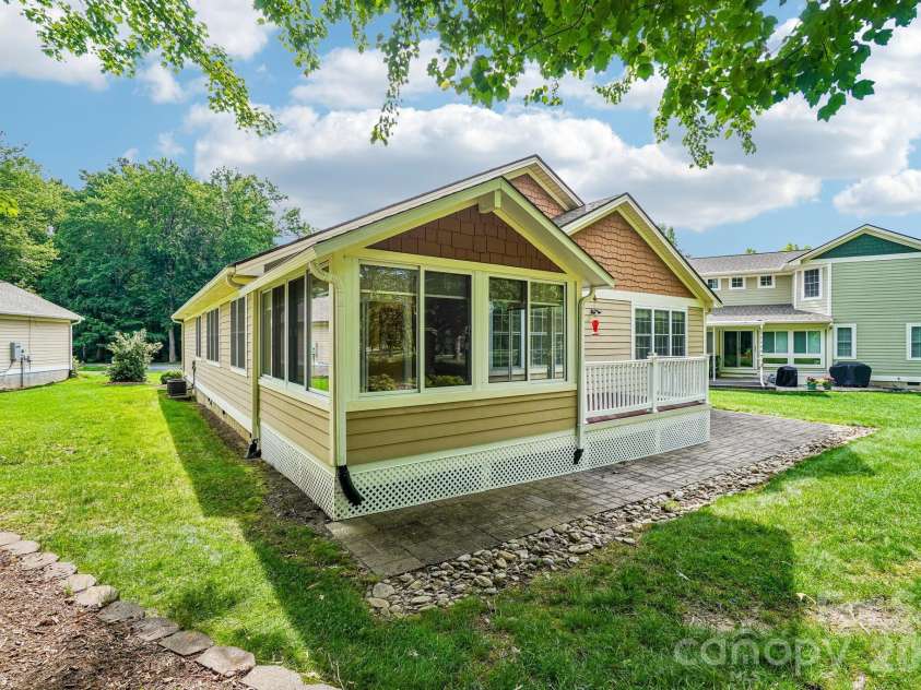 263 Fairway View Drive, Etowah, NC 28729.  MLS# CAR4387888, YatesRealty ID 26739. 