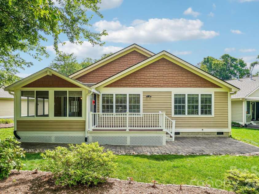 263 Fairway View Drive, Etowah, NC 28729.  MLS# CAR4387888, YatesRealty ID 26739. 