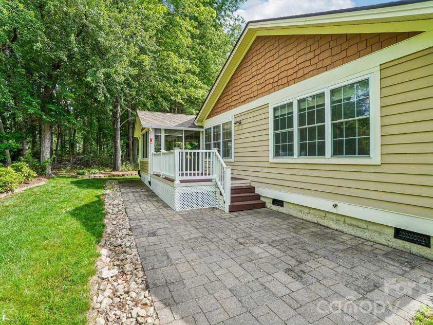 263 Fairway View Drive, Etowah, NC 28729.  MLS# CAR4387888, YatesRealty ID 26739. 