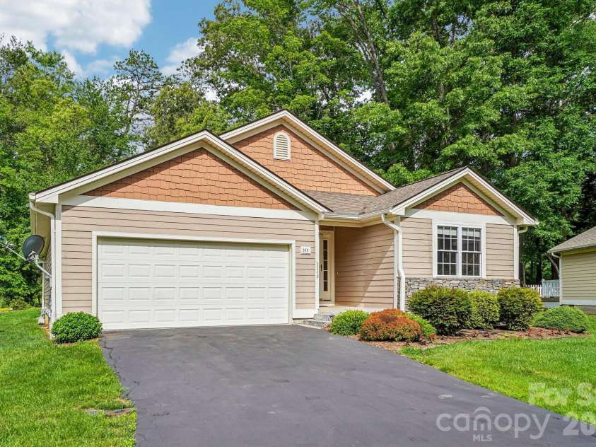 263 Fairway View Drive, Etowah, NC 28729.  MLS# CAR4387888, YatesRealty ID 26739. 