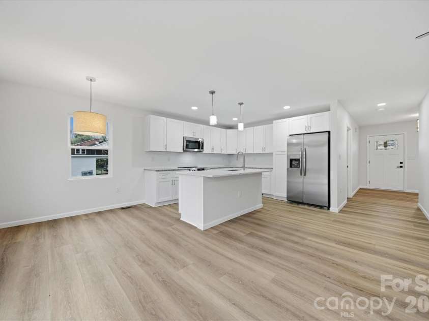 116 39th Avenue Court, Hickory, NC 28601.  MLS# CAR4321566, YatesRealty ID 2674. 