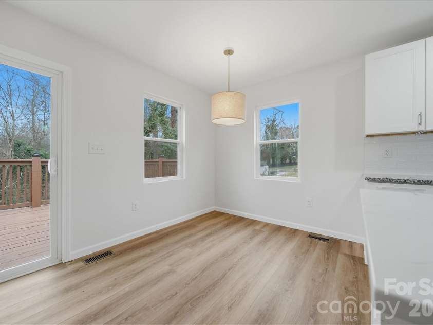 116 39th Avenue Court, Hickory, NC 28601.  MLS# CAR4321566, YatesRealty ID 2674. 