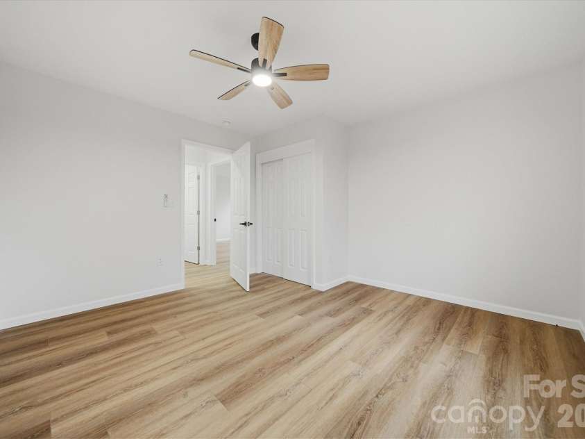 116 39th Avenue Court, Hickory, NC 28601.  MLS# CAR4321566, YatesRealty ID 2674. 