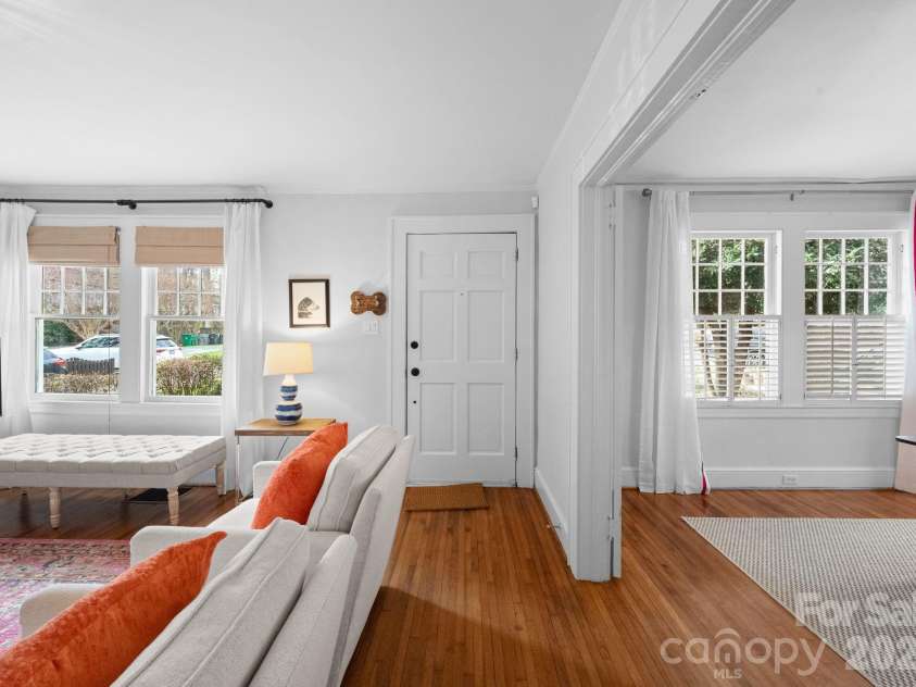 1207 Buchanan Street, Charlotte, NC 28203.  MLS# CAR4335653, YatesRealty ID 2674. Entry 