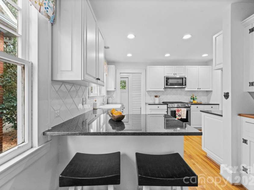 1207 Buchanan Street, Charlotte, NC 28203.  MLS# CAR4335653, YatesRealty ID 2674. Kitchen 