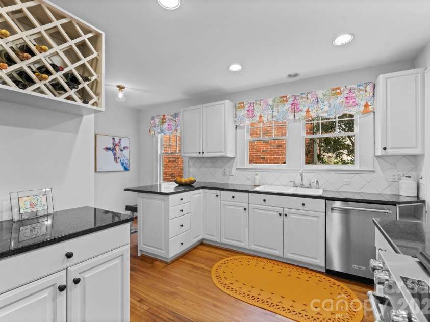1207 Buchanan Street, Charlotte, NC 28203.  MLS# CAR4335653, YatesRealty ID 2674. Kitchen 