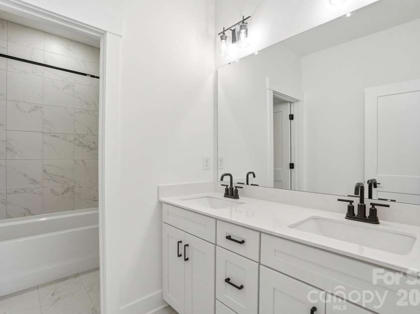 5076 McLaughlin Loop, Waxhaw, NC 28173.  MLS# CAR4334709, YatesRealty ID 26740. Bath 3