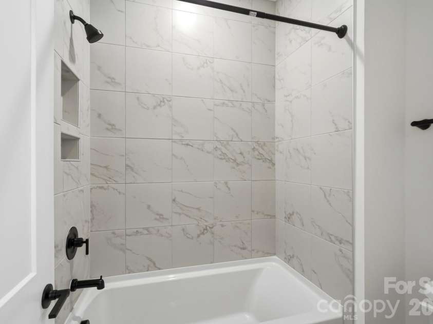5076 McLaughlin Loop, Waxhaw, NC 28173.  MLS# CAR4334709, YatesRealty ID 26740. Bath 3