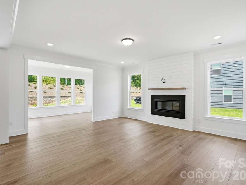 5076 McLaughlin Loop, Waxhaw, NC 28173.  MLS# CAR4334709, YatesRealty ID 26740. Family Room