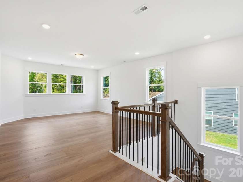 5076 McLaughlin Loop, Waxhaw, NC 28173.  MLS# CAR4334709, YatesRealty ID 26740. Loft
