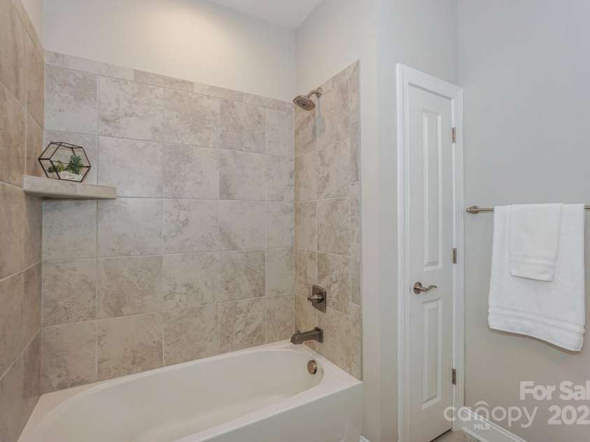14917 Dewpoint Place, Huntersville, NC 28078.  MLS# CAR4243875, YatesRealty ID 26741. 