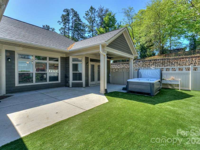 14917 Dewpoint Place, Huntersville, NC 28078.  MLS# CAR4243875, YatesRealty ID 26741. 