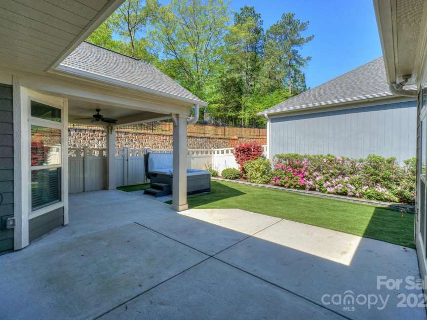 14917 Dewpoint Place, Huntersville, NC 28078.  MLS# CAR4243875, YatesRealty ID 26741. 