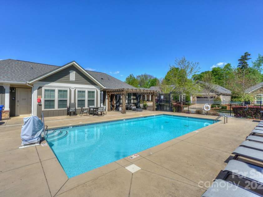 14917 Dewpoint Place, Huntersville, NC 28078.  MLS# CAR4243875, YatesRealty ID 26741. 