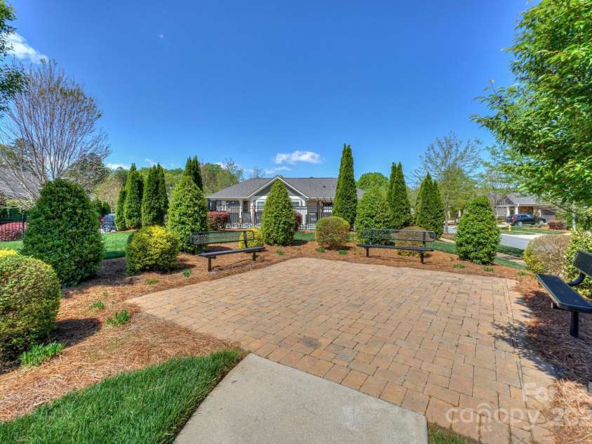 14917 Dewpoint Place, Huntersville, NC 28078.  MLS# CAR4243875, YatesRealty ID 26741. 