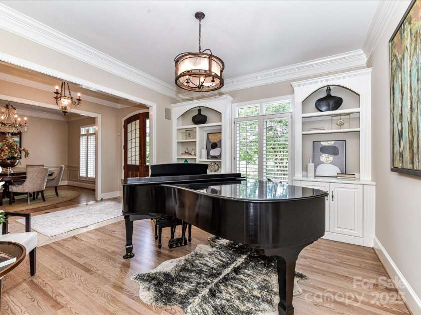 14650 Trading Path Way, Charlotte, NC 28277.  MLS# CAR4249159, YatesRealty ID 26743. Arched built-ins and lovely windows