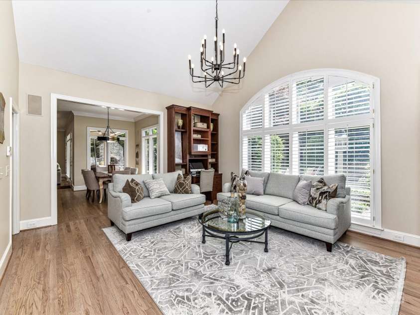 14650 Trading Path Way, Charlotte, NC 28277.  MLS# CAR4249159, YatesRealty ID 26743. Built-in desk and Entertainment center