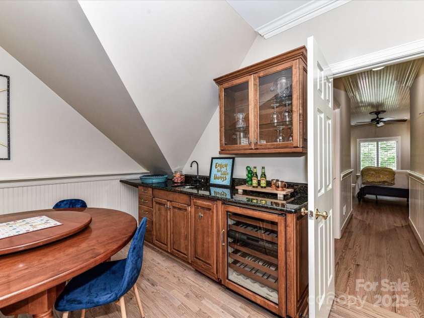 14650 Trading Path Way, Charlotte, NC 28277.  MLS# CAR4249159, YatesRealty ID 26743. Drinks, snacks...all at your fingertips while entertaining