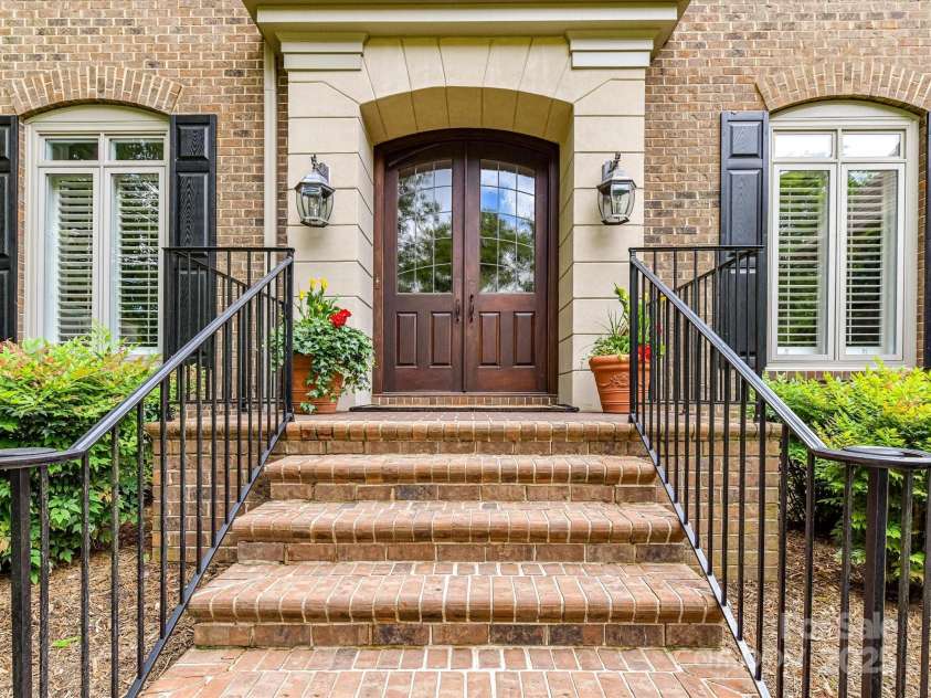 14650 Trading Path Way, Charlotte, NC 28277.  MLS# CAR4249159, YatesRealty ID 26743. European Design