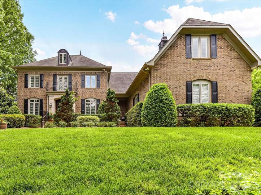 14650 Trading Path Way, Charlotte, NC 28277.  MLS# CAR4249159, YatesRealty ID 26743. Gorgeous custom Ballantyne Country Club home
