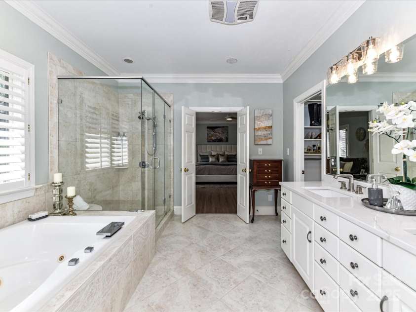 14650 Trading Path Way, Charlotte, NC 28277.  MLS# CAR4249159, YatesRealty ID 26743. New quartz counters and lighting at the dual sinks