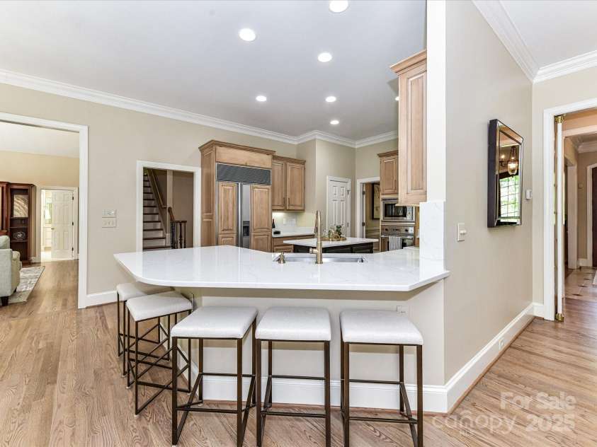 14650 Trading Path Way, Charlotte, NC 28277.  MLS# CAR4249159, YatesRealty ID 26743. Renovated kitchen with counter height seating