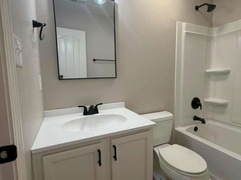 8207 Belmont Stables Drive, Charlotte, NC 28216.  MLS# CAR4384912, YatesRealty ID 26743. 