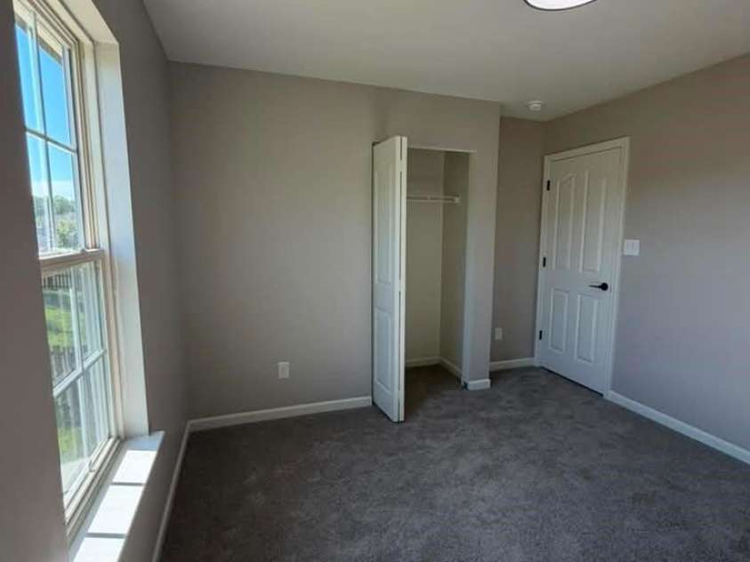 8207 Belmont Stables Drive, Charlotte, NC 28216.  MLS# CAR4384912, YatesRealty ID 26743. 