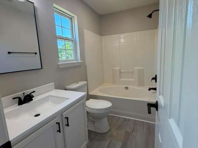 8207 Belmont Stables Drive, Charlotte, NC 28216.  MLS# CAR4384912, YatesRealty ID 26743. 