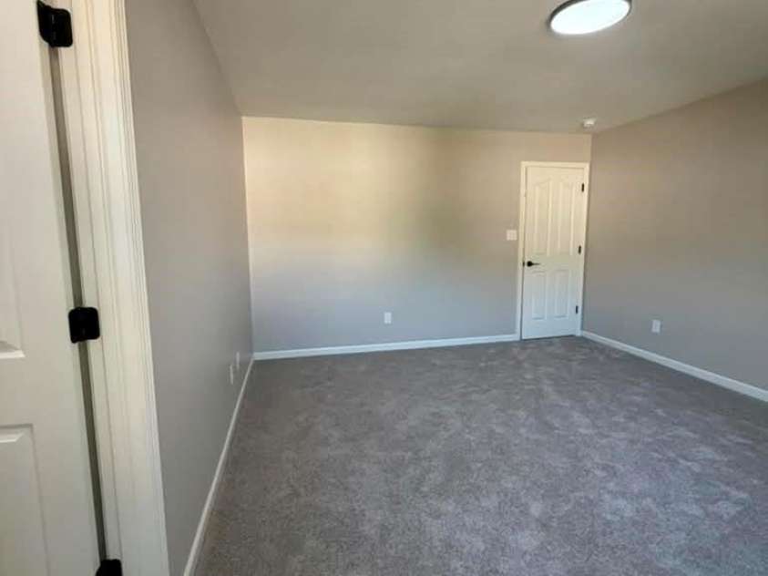 8207 Belmont Stables Drive, Charlotte, NC 28216.  MLS# CAR4384912, YatesRealty ID 26743. 