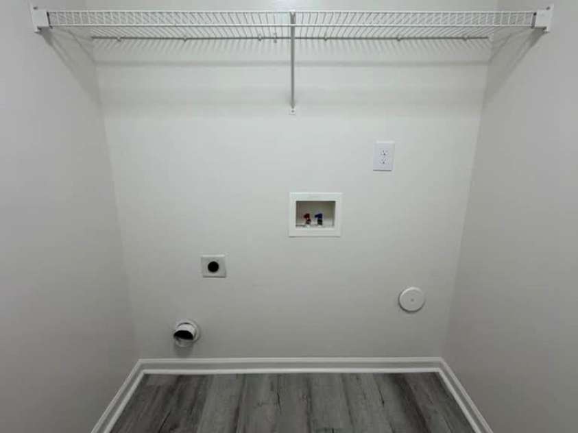 8207 Belmont Stables Drive, Charlotte, NC 28216.  MLS# CAR4384912, YatesRealty ID 26743. Laundry