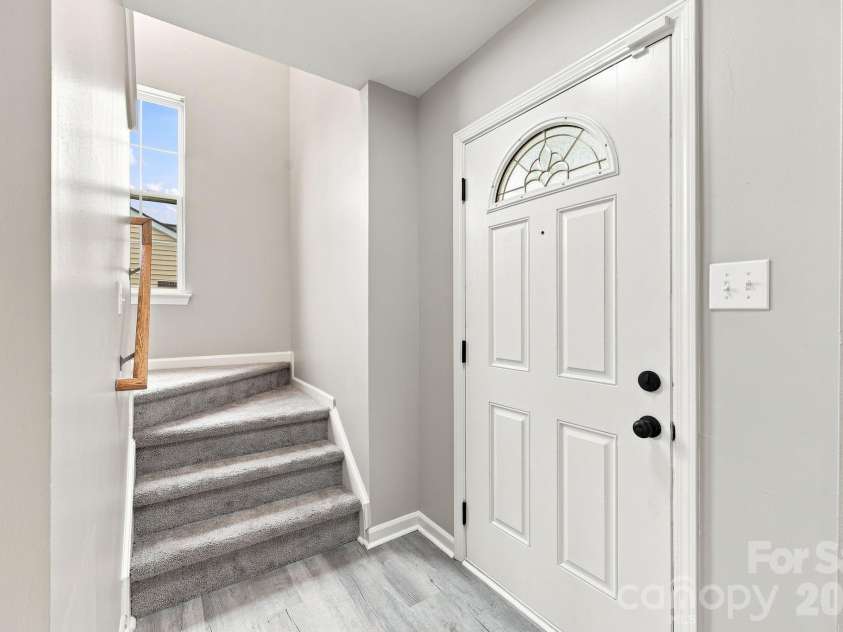 8207 Belmont Stables Drive, Charlotte, NC 28216.  MLS# CAR4409546, YatesRealty ID 26743. 