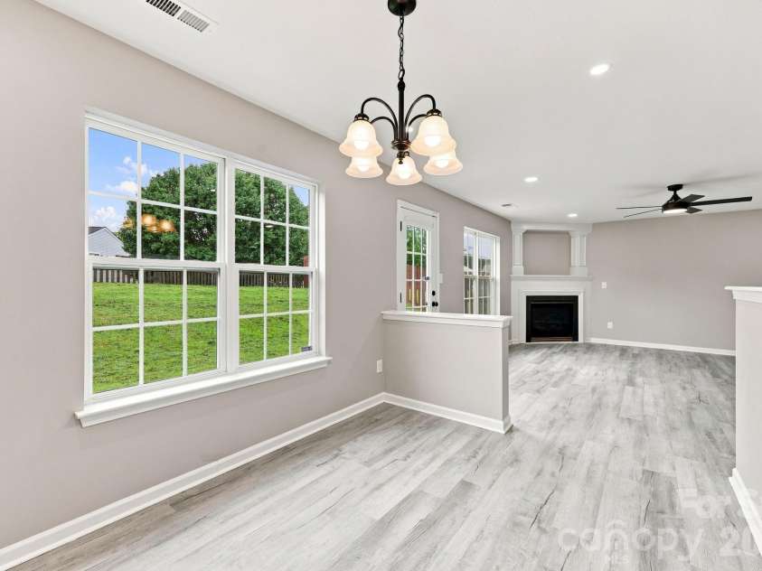 8207 Belmont Stables Drive, Charlotte, NC 28216.  MLS# CAR4409546, YatesRealty ID 26743. 
