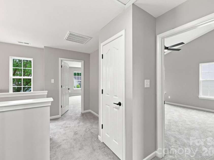 8207 Belmont Stables Drive, Charlotte, NC 28216.  MLS# CAR4409546, YatesRealty ID 26743. 